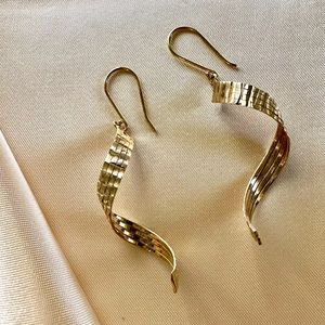 24 Kt. Gold Curl Earrings